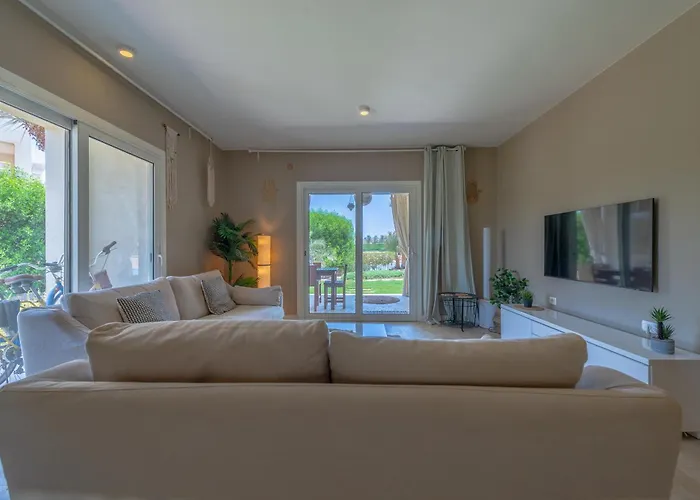 1-bedroom In Joubal With Pool Gurdaka